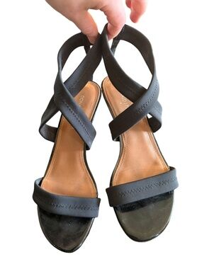 Donald Pliner Vona Black Stretch Strappy Heeled Sandals Size 7M